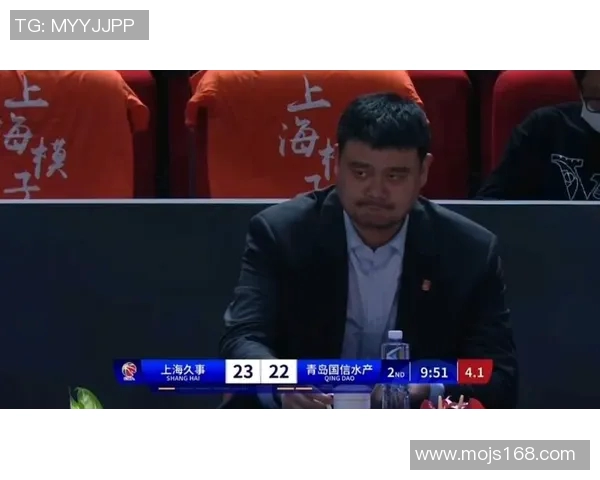 姚明打球时的搞笑瞬间让人捧腹大笑的趣事回顾