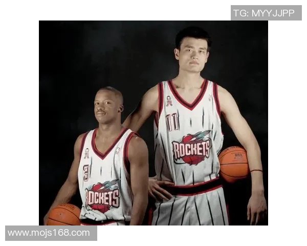 劳拉与姚明的首次相遇:跨越文化的友谊与篮球的魅力 劳拉与姚明的首次相遇:跨越文化的友谊与篮球的魅力