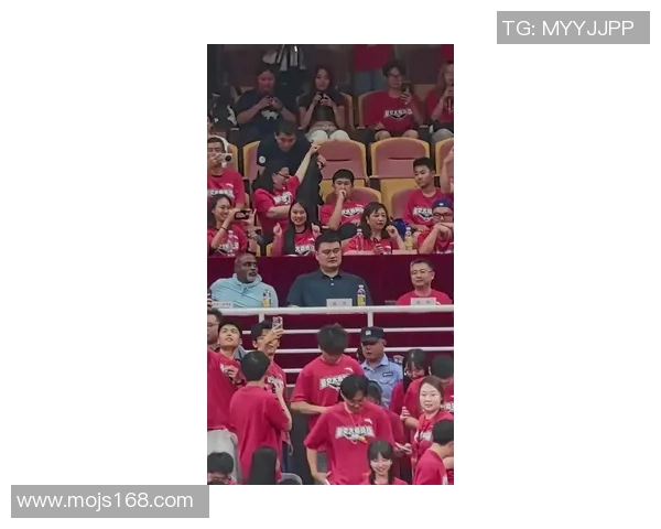 姚明倾情出手助师兄重回赛场展现篮球精神与友谊力量