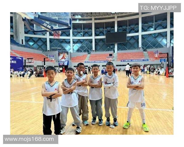 篮球明星Shawn的传奇之路与篮球梦想的追逐历程揭秘